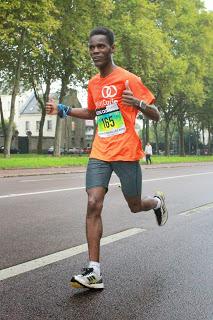 Semi Marathon de Vincennes 2013 -  27 octobre. Dernière course de « Ronning Against Cancer » dans le cadre de l’opération « octobre rose » pour soutenir la lutte contre le cancer du sein aux couleurs d’Institut Curie.