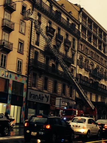 Intervention des pompiers à la Rue Chantepoulet 2.jpg