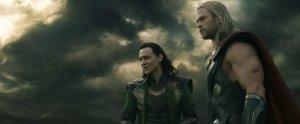 Thor-Le-Monde-des-tenebres-Photo-Tom-Hiddleston-Chris-Hemsworth-01