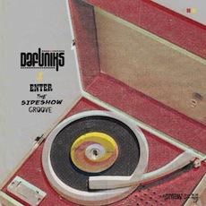 Retour en 2010 avec ce LP abracadabrantesque de grooves, de flows, de sampling intelligent, bref... Retour en 2010 avec ce LP abracadabrantesque de grooves, de flows, de sampling intelligent, bref...