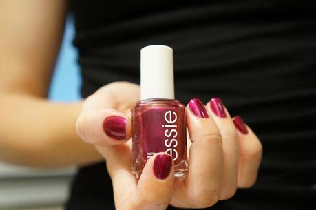 Essie the lace is on swatch for the twill of it collection fall 2013