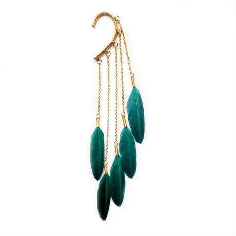 Les bijoux d’oreille Anni Jurgenson green_dangle_feather_ear_cuff_annijyrgenson