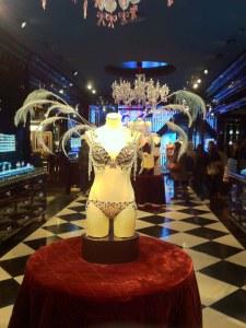Victoria's Secret New Bond Street London (5) - Charonbelli's blog mode