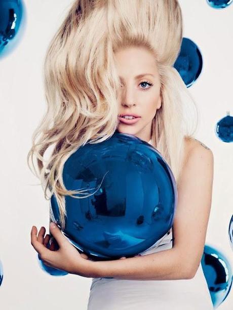 Lady Gaga en une du magazine Glamour en décembre