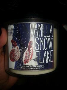 chandelle Vanilla snow flake - B&BW