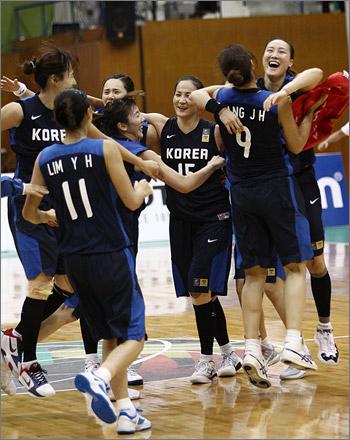 Asia 2013 : Corée du Sud-Japon en finale Celebration-Coree-du-Sud_bangkok2013.fibaasia.net.JPG