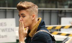 Justin Bieber soupçonné d'avoir tagué le mur d'un hôtel désaffecté de Rio: Une enquête a été ouverte Justin Bieber soupçonné d'avoir tagué le mur d'un hôtel désaffecté de Rio: Une enquête a été ouverte