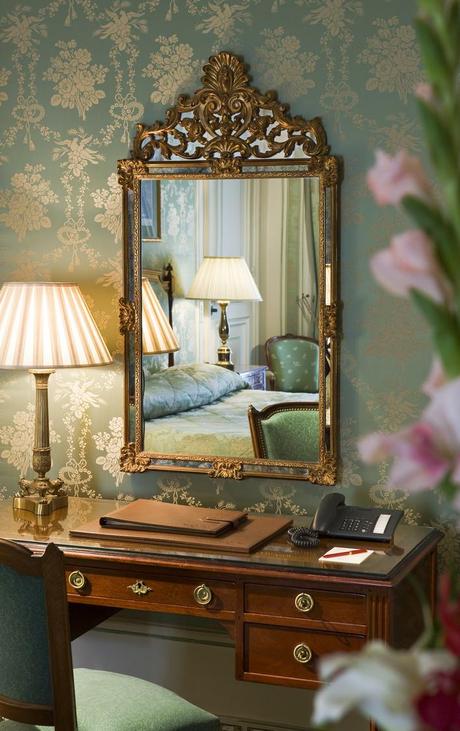 21. SR Chambre de Luxe detail miroir