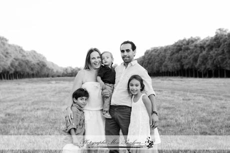 Photographe sur Paris (Porte Dorée) – Portrait de famille lifestyle Photographe sur Paris (Porte Dorée) – Portrait de famille lifestyle