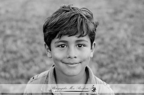 Photographe sur Paris (Porte Dorée) – Portrait de famille lifestyle Photographe sur Paris (Porte Dorée) – Portrait de famille lifestyle