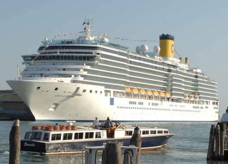Les navires qui auront toujours le droit de circuler devant le bassin de San Marco Costa Luminosa