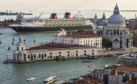 Les navires qui auront toujours le droit de circuler devant le bassin de San Marco DisneyMagic