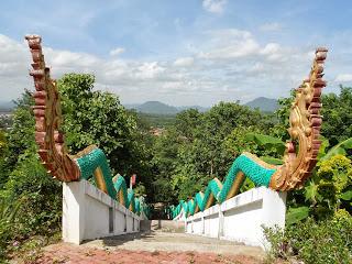 Chiang Khan , le Mekhong, ses temples.