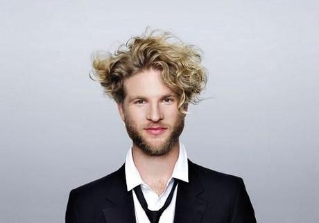 Prendre soin de ses bouclettes ! homme-boucles-coiffure-cheveux-blog-beaute-soin-parfum