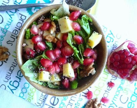 Salade vitaminée (Grenade, noix, raisins, graines de chia...)
