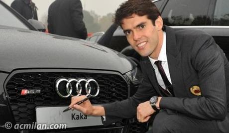 Les joueurs du Milan AC reçoivent leurs nouvelles Audi Les joueurs du Milan AC reçoivent leurs nouvelles Audi