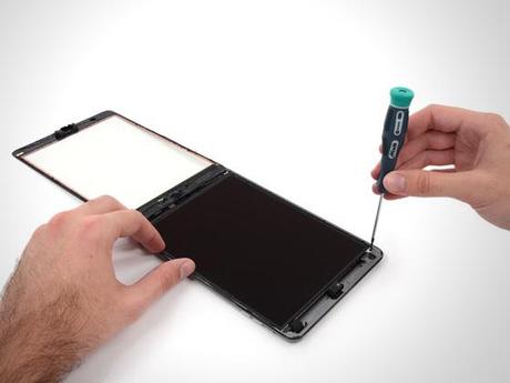 iFixit vient de publier le démontage de l’iPad Mini Retina iFixit-Nouvel-iPad-Mini-Retina-Demontage-2