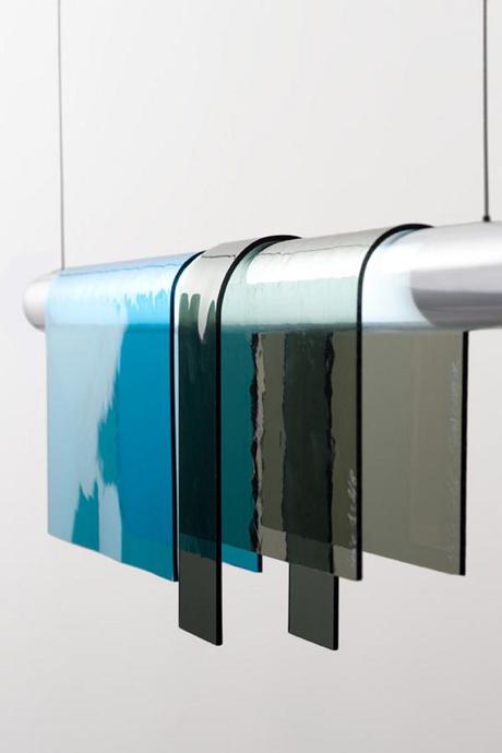 REPENSER LE VITRAIL, SUSPENSION PHOTOCHROME PAR JEAN COUVREUR REPENSER LE VITRAIL, SUSPENSION PHOTOCHROME PAR JEAN COUVREUR