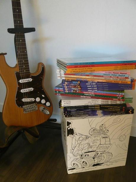 My Cube tabouret table en carton à personnaliser à colorier chambre enfant deco guitare électrique collection BD (2)