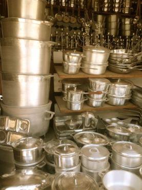 Benja le fondeur d’alu, chroniques malgaches # 3 artisans alu 301 277x372 Benja le fondeur d’alu, chroniques malgaches # 3