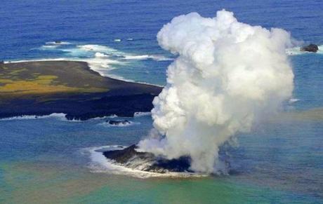 Nouvelle Île Volcanique – Japon Japan New Island