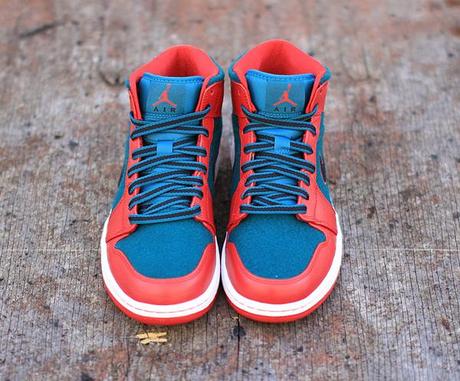 Air Jordan 1 Mid Dark Sea Wool air-jordan-1-mid-dark-sea-wool-2