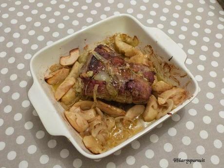Rôti de porc aux pommes et aux oignons / Apple and onion pork roast