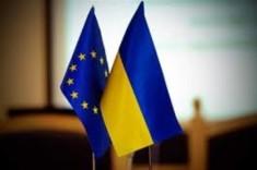 UE Ukraine flags