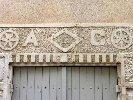 Un linteau de Compagnon à Tocane-Saint-Apre (24) Un linteau de Compagnon à Tocane-Saint-Apre (24)