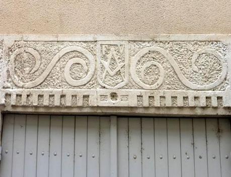 Un linteau de Compagnon à Tocane-Saint-Apre (24) Un linteau de Compagnon à Tocane-Saint-Apre (24)