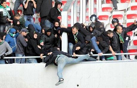 Violences entre supporters (OGC Nice – AS Saint-Etienne)