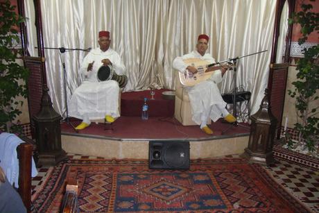 Les furets d’Eiffage, stage trail au Maroc, ….le bonheur, c’est simple comme un coup d’feel……… SOIREE