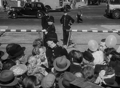 Passeport pour Pimlico - Passport to Pimlico, Henry Cornelius (1949) Passeport pour Pimlico - Passport to Pimlico, Henry Cornelius (1949)