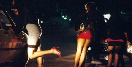 SOCIÉTÉ > Prostitution : Le gouvernement balaie son coin de trottoir