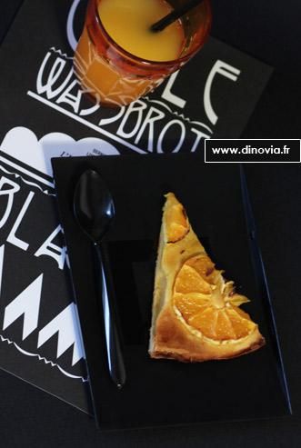 tarte orange assiette noire jetable