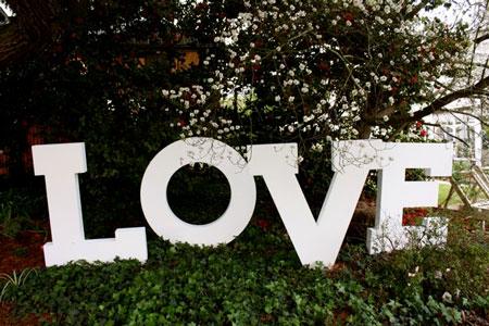 lettres-love-decor-jardin.jpg