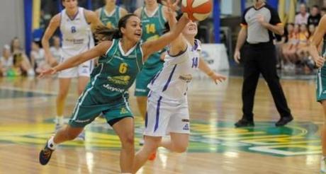 Leilani-MITCHELL--Dandenong--vs.-Melbourne_Stewart-CHAMBERS.jpg