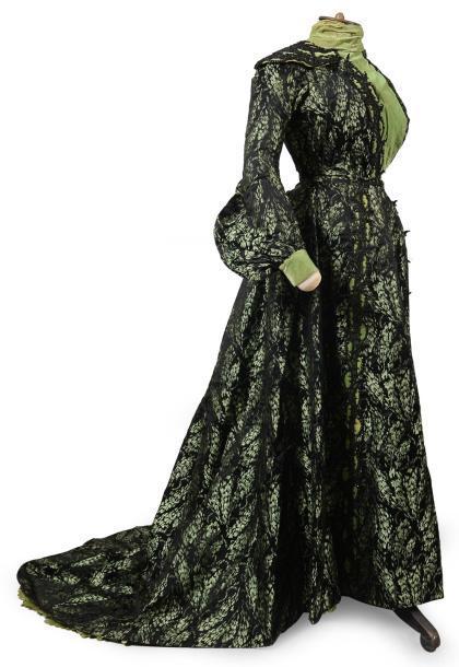 Vente d’étoffes, papiers peints, costumes et haute-couture Robe, vers 1900