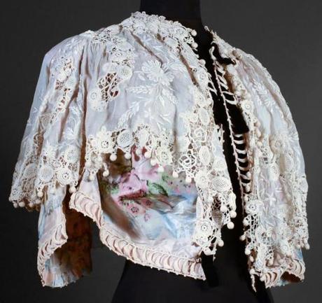 Vente d’étoffes, papiers peints, costumes et haute-couture Collet vers 1900