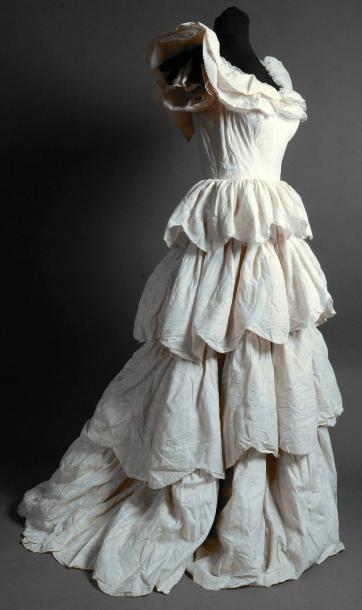 Vente d’étoffes, papiers peints, costumes et haute-couture Robe de bal griffée Vogue, Paris Sao-Paulo, vers 1950
