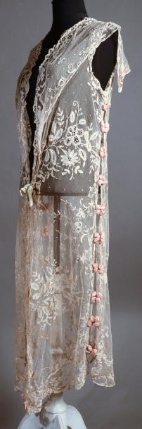 Vente d’étoffes, papiers peints, costumes et haute-couture Camisole vers 1900