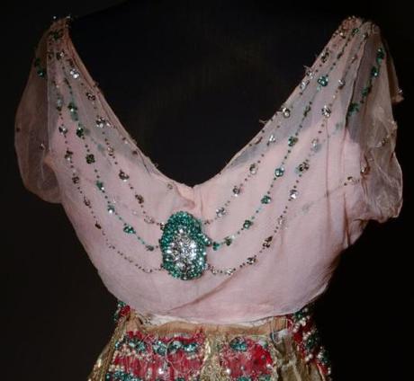 Vente d’étoffes, papiers peints, costumes et haute-couture Ensemble du soir, été 1912