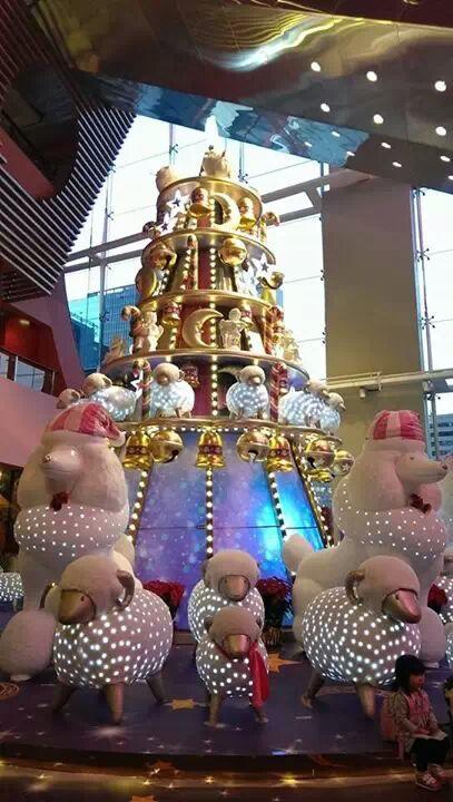 Day 4 : Xmas addict 20131203-105343.jpg