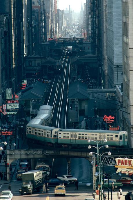 A railway encircles thirty-five blocks of shops, offices, and hotels in Chicago, June 1967.Photograph by James L. Stanfield, National Geographic