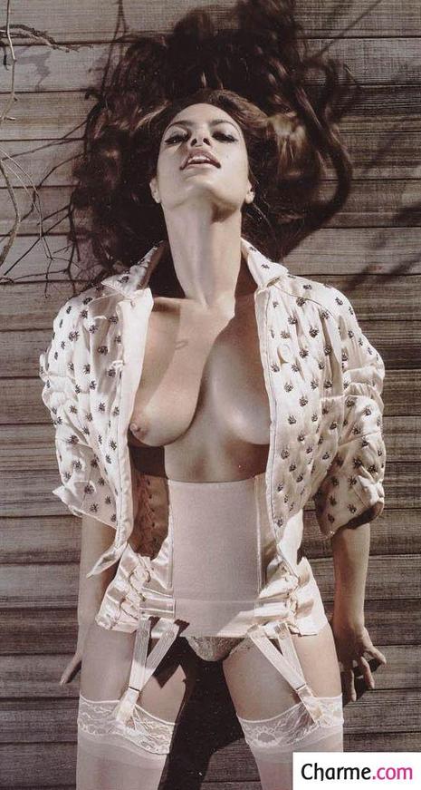 seins lingerie Eva Mendes star