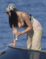 Monica Bellucci Seins Tétons Bikini Bronze