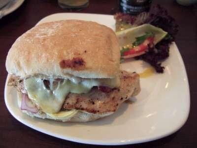 La petite cuisine: résumé des épisodes précédents - des fraises et de la rhubarbe