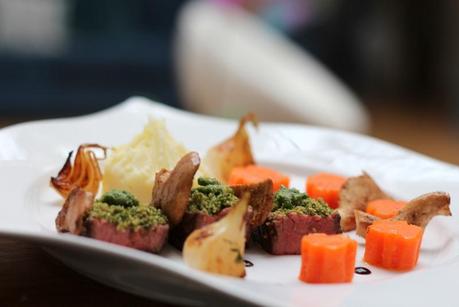 #Xmascookingchallenge : Pavé de boeuf en croûte d’herbes, purée de pommes de terre aux effluves de gingembre Pavé de Bœuf en croûte d'herbes purée de pomme de terre aux effluves de gingembre