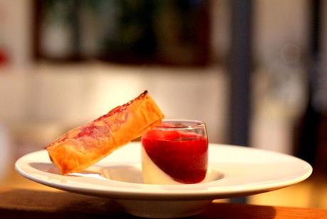 #XmasCookingChallenge by The Body Shop et Le Chef Est Une Femme Panna Cotta Cranberry aux 2 textures tuiles au Bissap