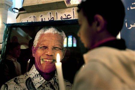 PALESTINE. Photos: l’incroyable hommage des Palestiniens à Nelson Mandela